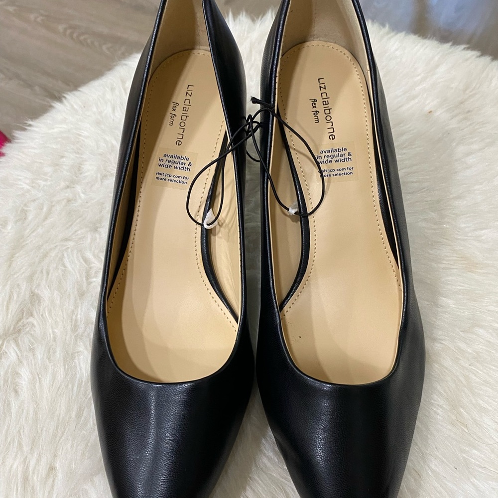 Luz Claiborne black heels size 9M